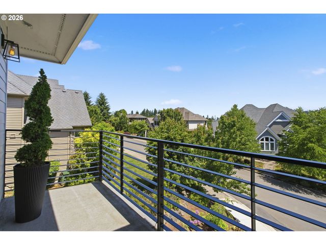18165 Sw SIENA Dr, Lake Oswego, OR 97034