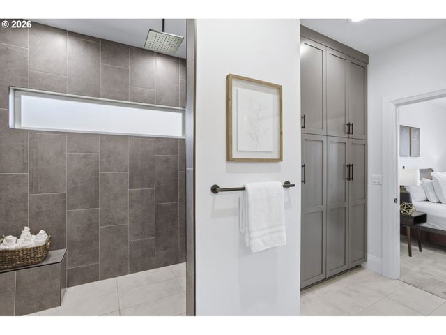 18165 Sw SIENA Dr, Lake Oswego, OR 97034