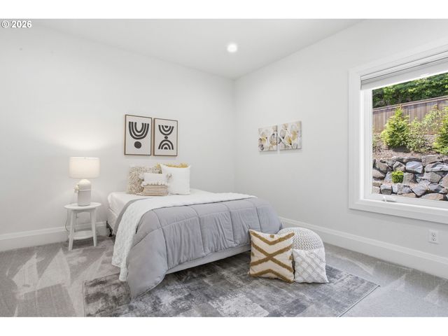 18165 Sw SIENA Dr, Lake Oswego, OR 97034