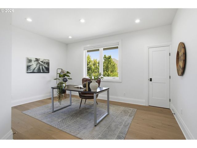 18165 Sw SIENA Dr, Lake Oswego, OR 97034