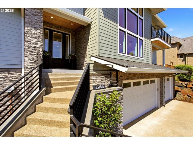18165 Sw SIENA Dr, Lake Oswego, OR 97034