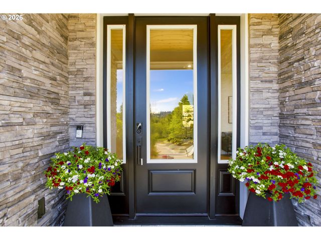 18165 Sw SIENA Dr, Lake Oswego, OR 97034