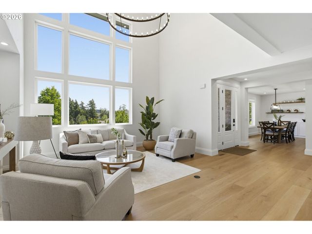 18165 Sw SIENA Dr, Lake Oswego, OR 97034