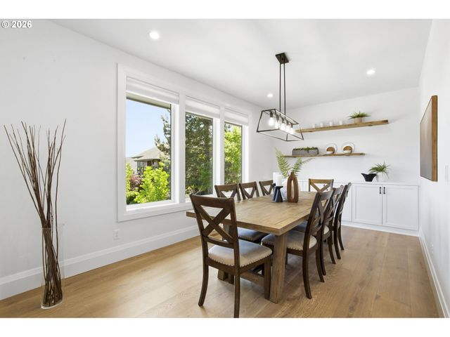 18165 Sw SIENA Dr, Lake Oswego, OR 97034
