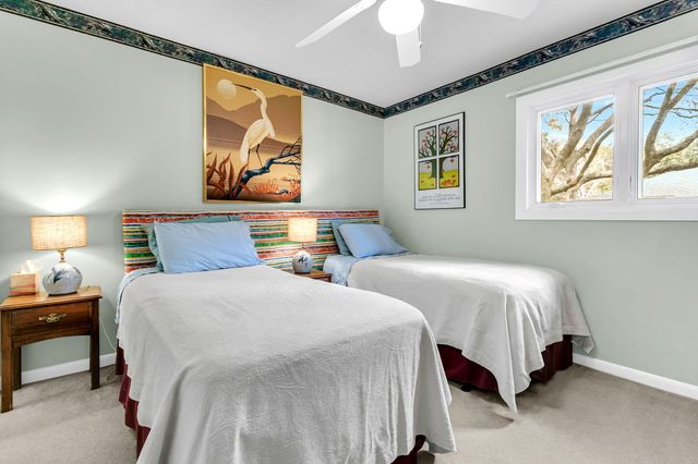 38 Twin Oaks Lane, Isle Of Palms, SC 29451