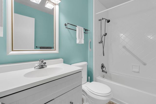 38 Twin Oaks Lane, Isle Of Palms, SC 29451