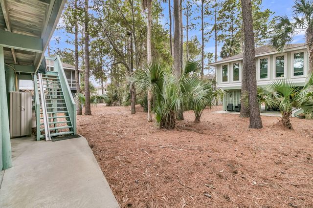 38 Twin Oaks Lane, Isle Of Palms, SC 29451