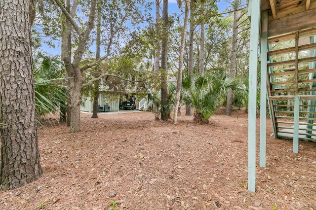38 Twin Oaks Lane, Isle Of Palms, SC 29451