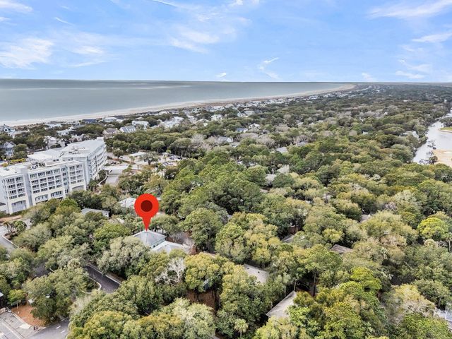 38 Twin Oaks Lane, Isle Of Palms, SC 29451