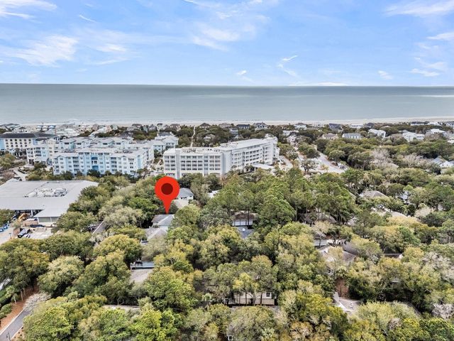 38 Twin Oaks Lane, Isle Of Palms, SC 29451