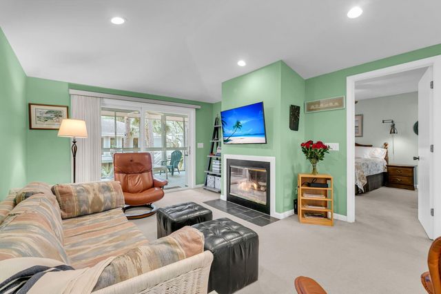 38 Twin Oaks Lane, Isle Of Palms, SC 29451