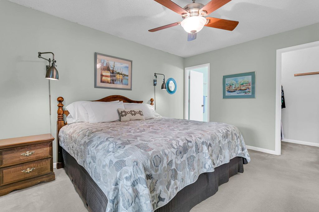 Image 15 of property listing at 38 Twin Oaks Lane, Isle Of Palms, SC 29451