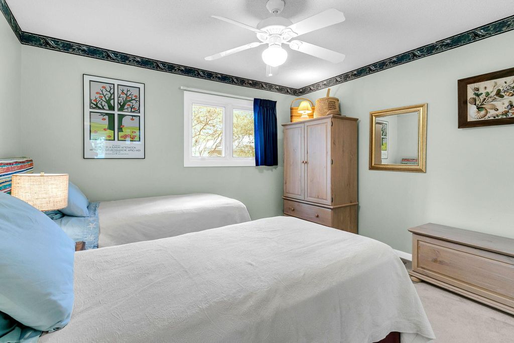 Image 19 of property listing at 38 Twin Oaks Lane, Isle Of Palms, SC 29451