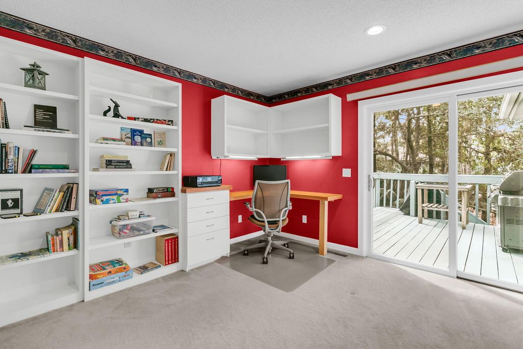 Image 22 of property listing at 38 Twin Oaks Lane, Isle Of Palms, SC 29451