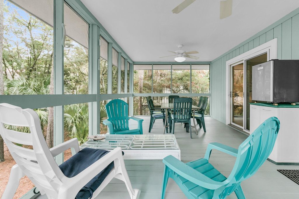 Image 26 of property listing at 38 Twin Oaks Lane, Isle Of Palms, SC 29451
