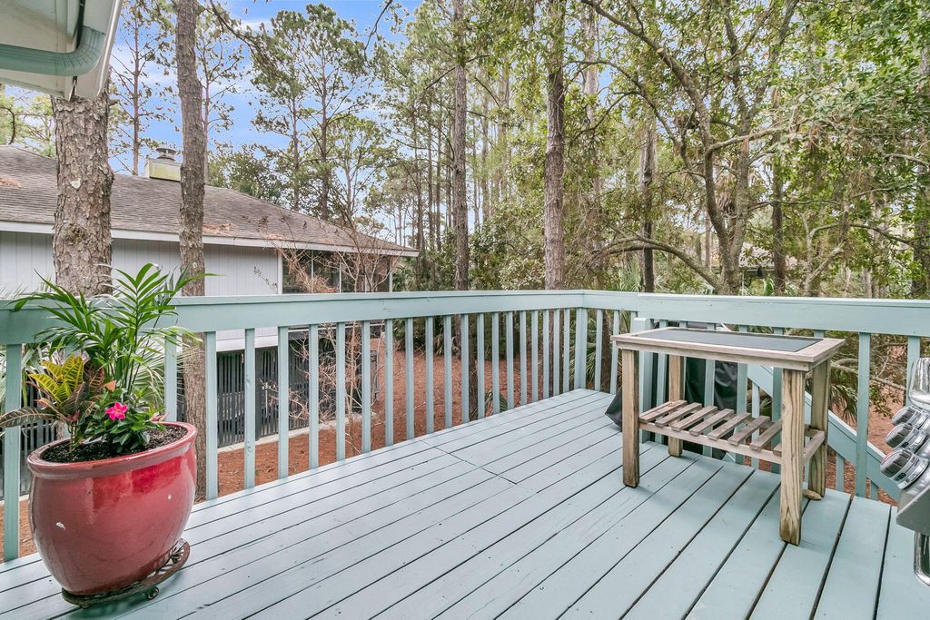 Image 29 of property listing at 38 Twin Oaks Lane, Isle Of Palms, SC 29451