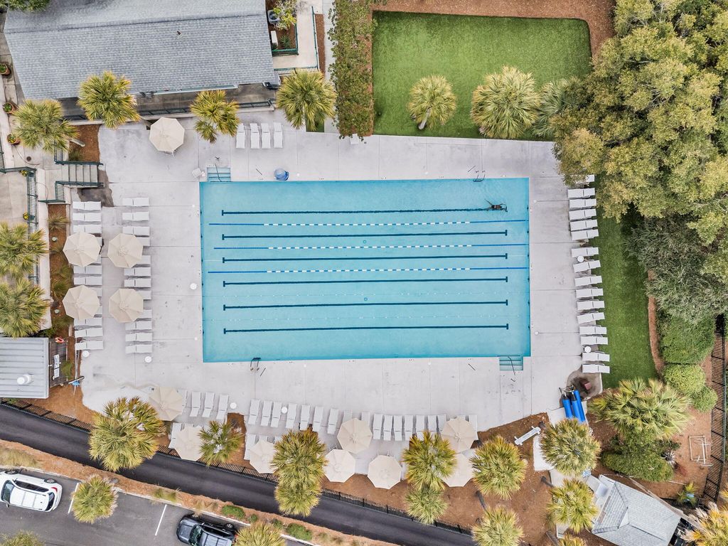 Image 46 of property listing at 38 Twin Oaks Lane, Isle Of Palms, SC 29451