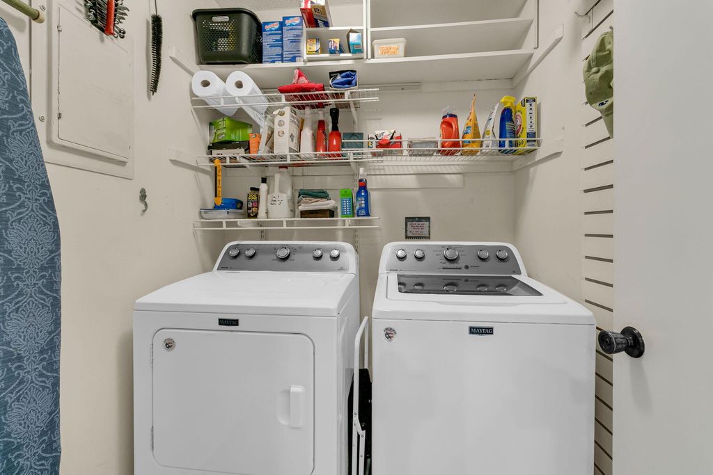 Image 9 of property listing at 38 Twin Oaks Lane, Isle Of Palms, SC 29451