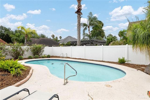 6906 N 1st Lane, Mcallen, TX 78504