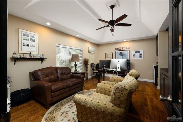 6906 N 1st Lane, Mcallen, TX 78504