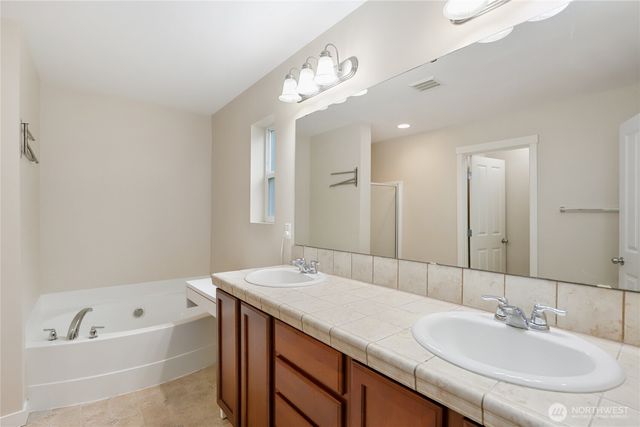 27742 257th Avenue SE, Maple Valley, WA 98038