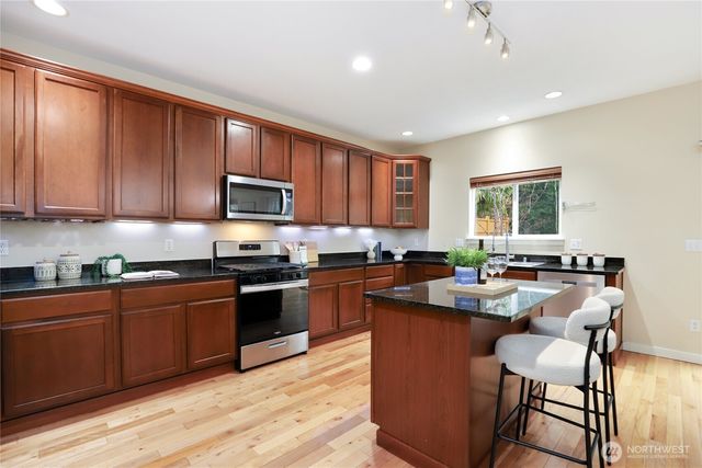 27742 257th Avenue SE, Maple Valley, WA 98038