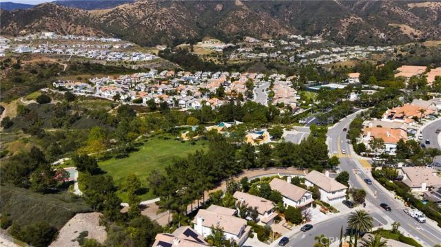 28561 Camelback, Trabuco Canyon, CA 92679