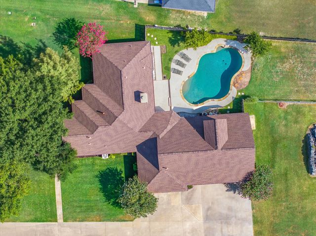 152 Buffalo Creek Drive, Crandall, TX 75114