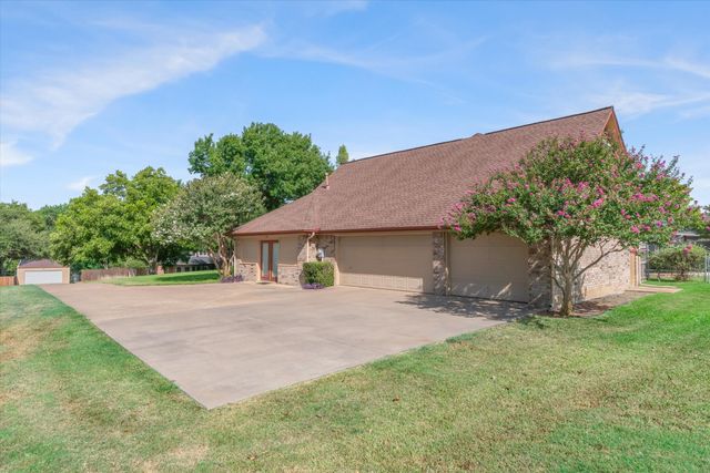 152 Buffalo Creek Drive, Crandall, TX 75114