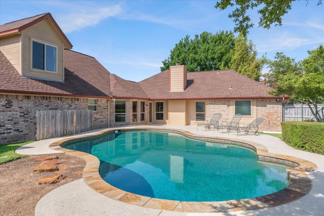 152 Buffalo Creek Drive, Crandall, TX 75114
