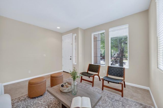 464 Sutherland Ranch Ln, Roseville, CA 95678