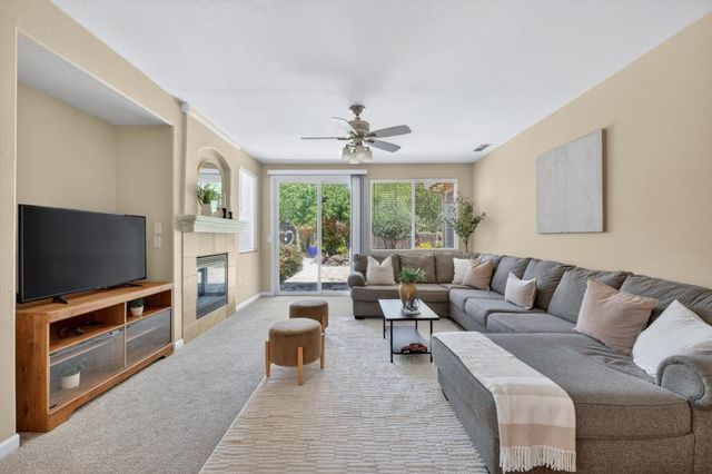 464 Sutherland Ranch Ln, Roseville, CA 95678