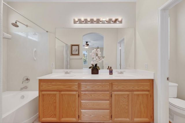 464 Sutherland Ranch Ln, Roseville, CA 95678