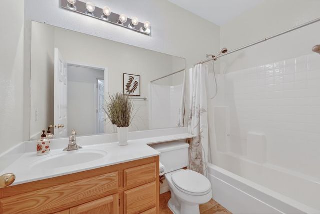464 Sutherland Ranch Ln, Roseville, CA 95678