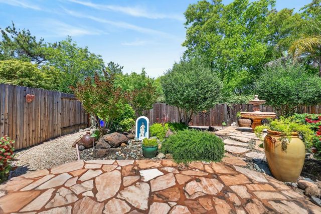 464 Sutherland Ranch Ln, Roseville, CA 95678
