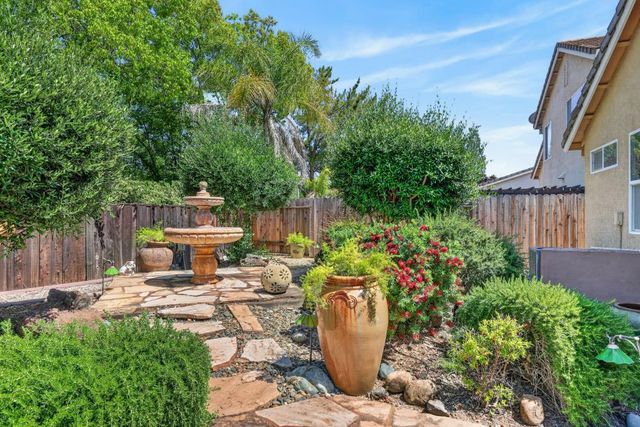 464 Sutherland Ranch Ln, Roseville, CA 95678