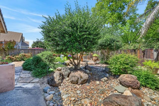 464 Sutherland Ranch Ln, Roseville, CA 95678
