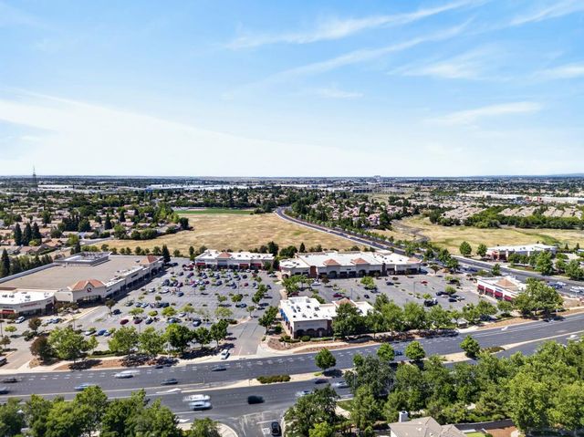 464 Sutherland Ranch Ln, Roseville, CA 95678