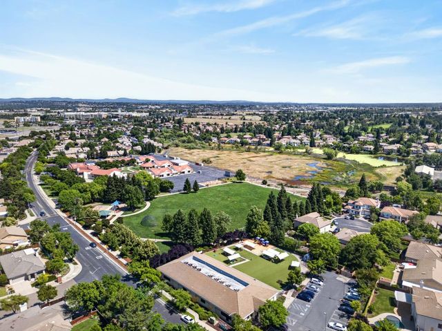 464 Sutherland Ranch Ln, Roseville, CA 95678