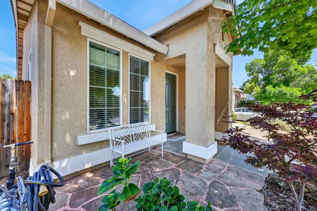 464 Sutherland Ranch Ln, Roseville, CA 95678