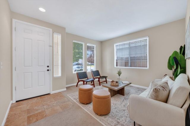 464 Sutherland Ranch Ln, Roseville, CA 95678