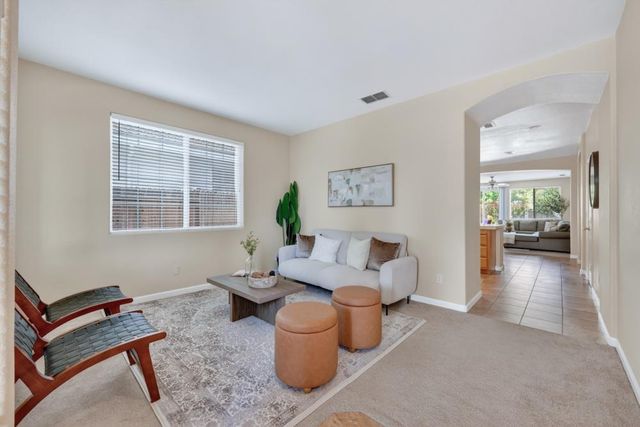 464 Sutherland Ranch Ln, Roseville, CA 95678