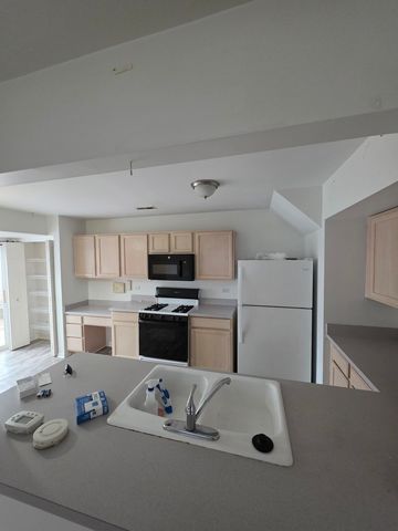 1066 FOUR SEASONS Boulevard, Aurora, IL 60504