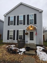 1066 FOUR SEASONS Boulevard, Aurora, IL 60504