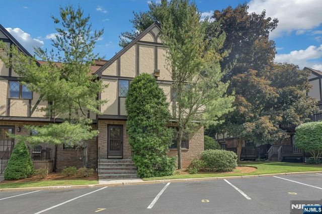 14 Chelsea Court, Ramsey, NJ 07446
