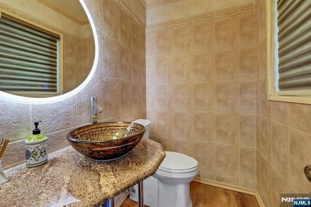 14 Chelsea Court, Ramsey, NJ 07446