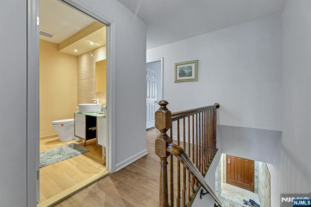 14 Chelsea Court, Ramsey, NJ 07446