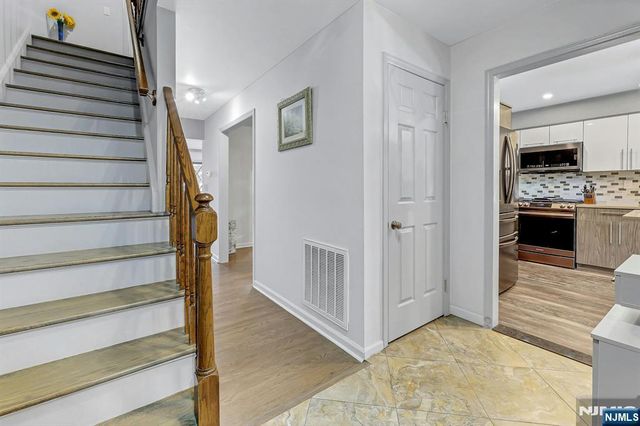 14 Chelsea Court, Ramsey, NJ 07446