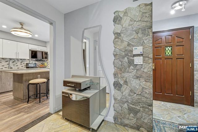 14 Chelsea Court, Ramsey, NJ 07446