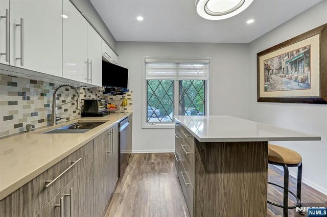 14 Chelsea Court, Ramsey, NJ 07446